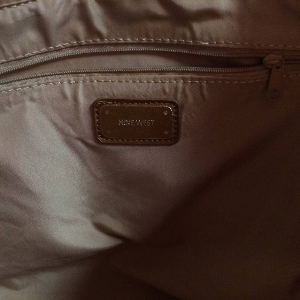 9 West Handbag - Picture 5 of 7